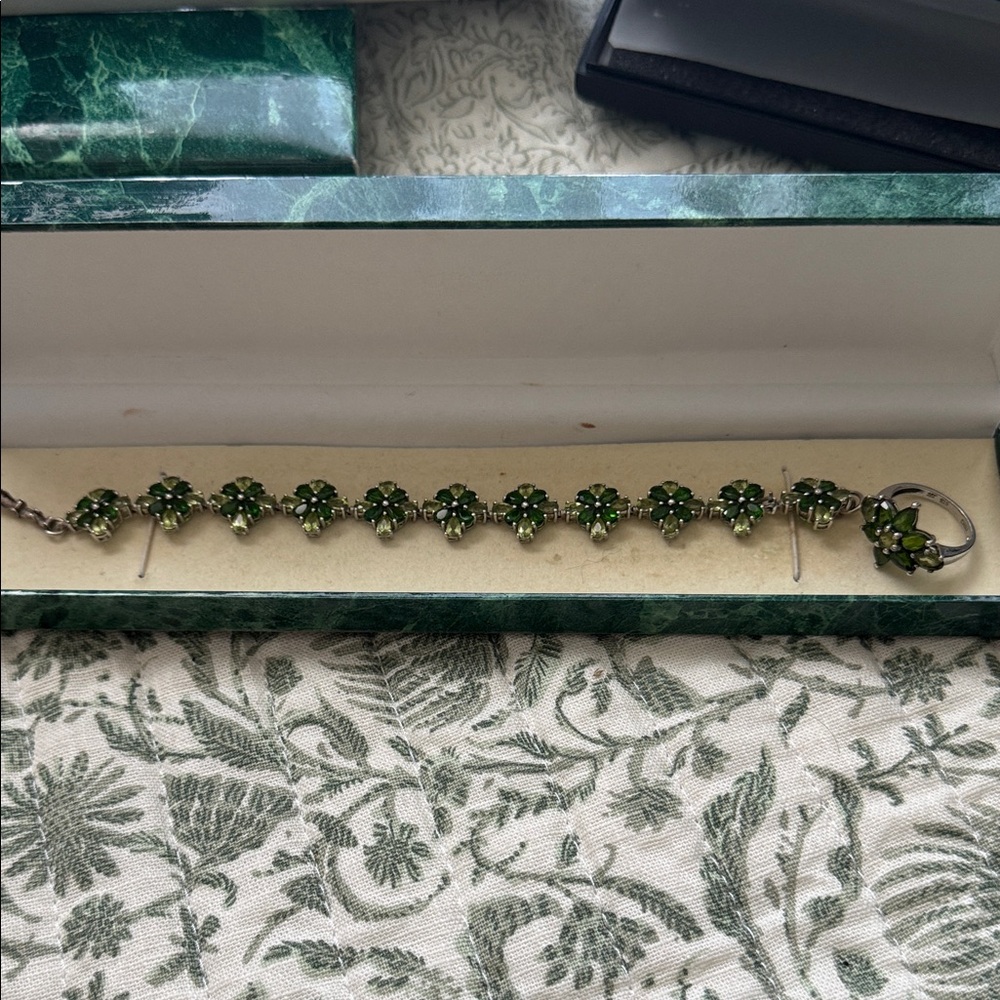 Suzanne Somers Green Floral Bracelet
